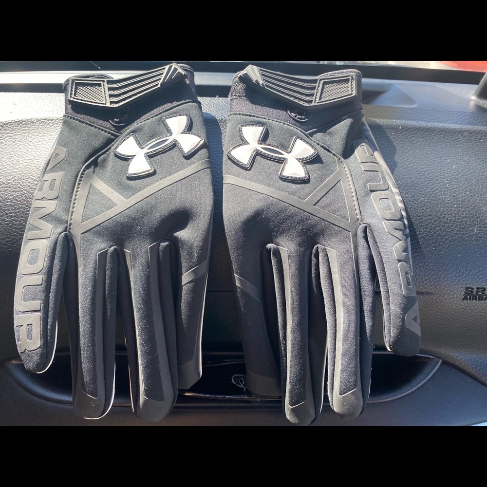 Under Armour Mens playoff cold gear gloves